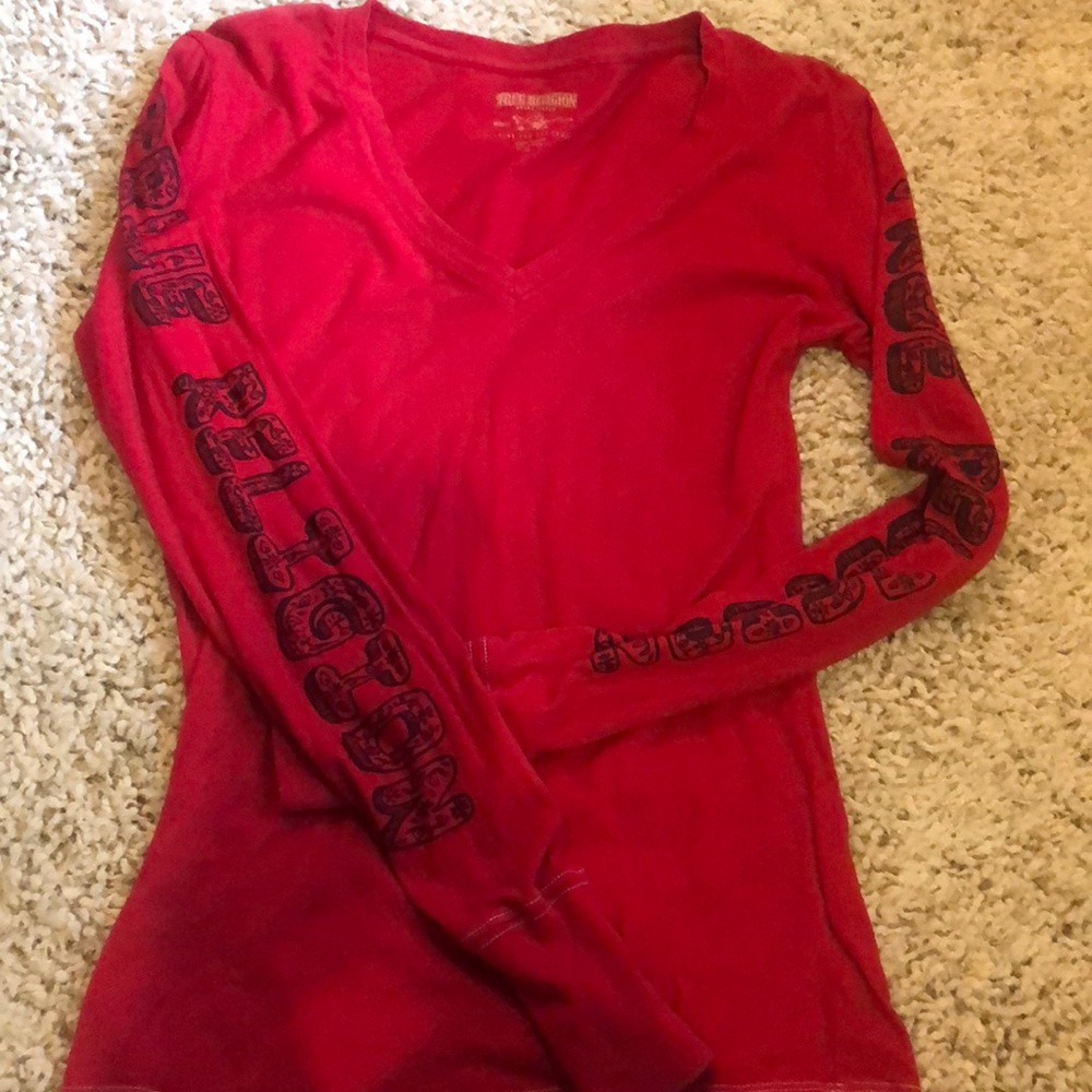 V-neck True Religion soft, long sleeve, t-shirt.